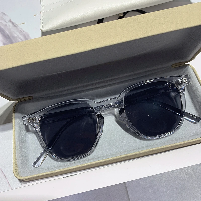 Vintage vierkante grijze zonne - Designer Sunglasses recensie en prijs